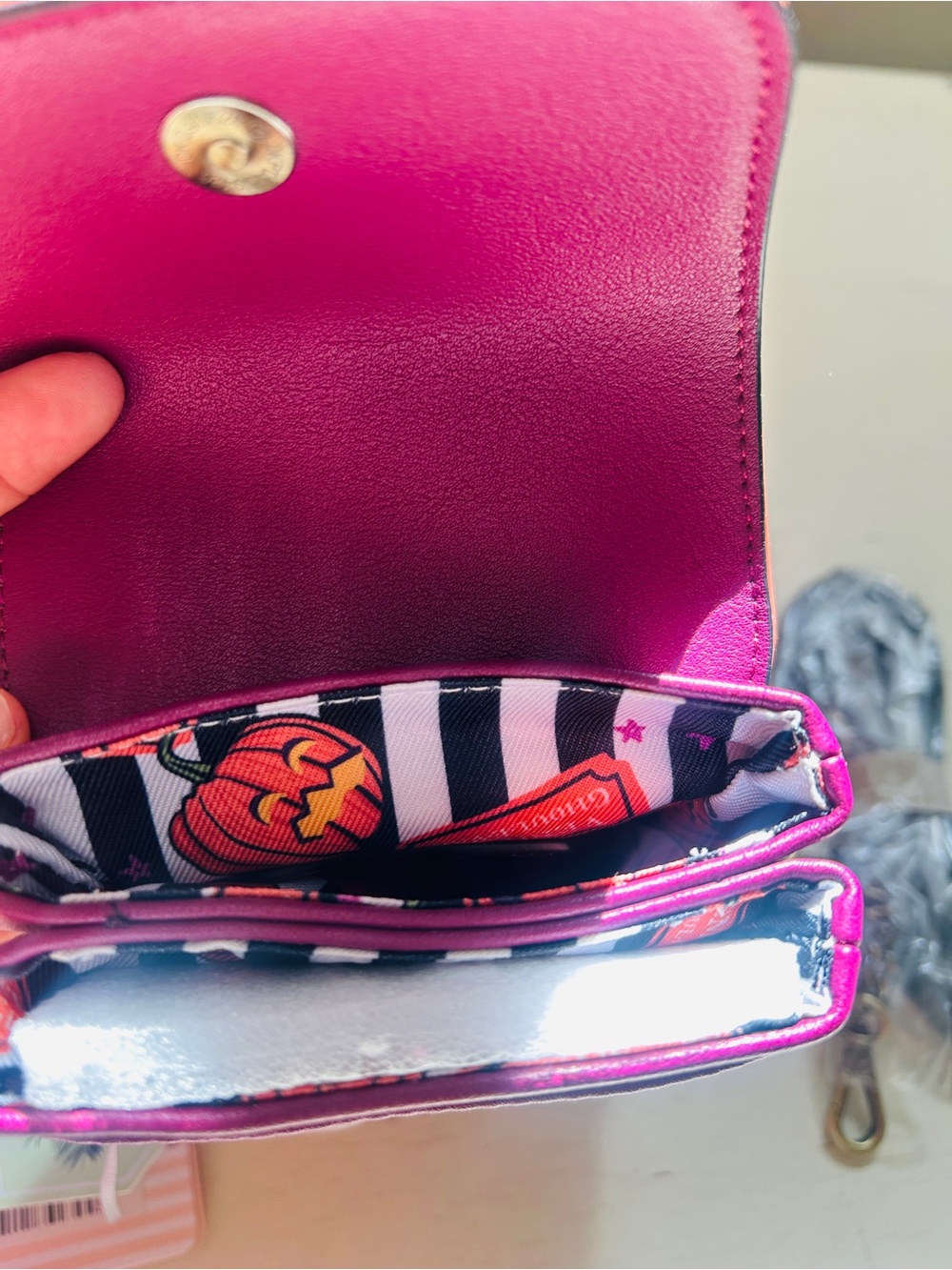 Vendula London Ghoulevard phone pouch - Picture 4 of 4